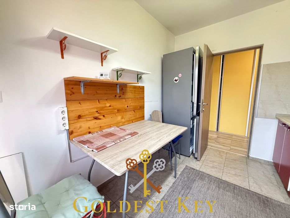 Apartament generos DECOMANDAT cu 2 camere si balcon