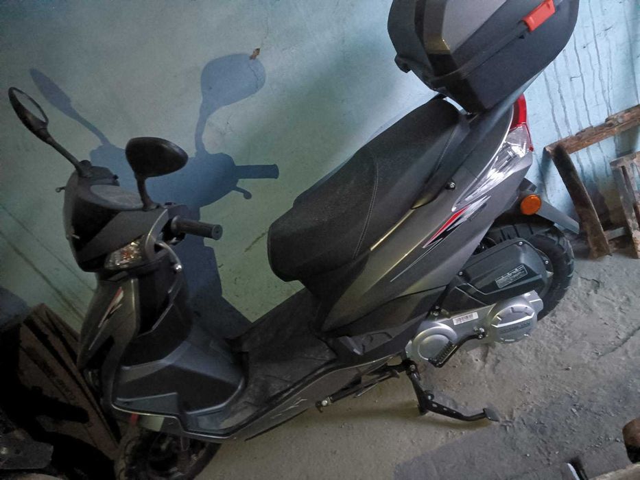 Продам мотоцикл скутер