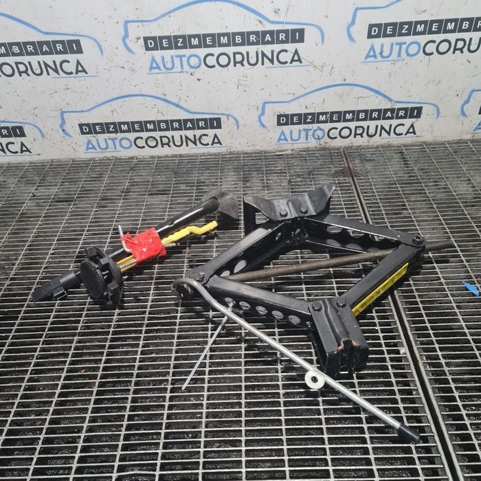 Cric Land Rover Freelander 2 Facelift 2010 - 2012 (1363) Cu Cheie roti