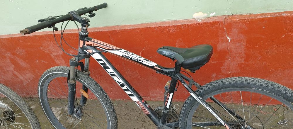 2 та Велесопед сотилади.