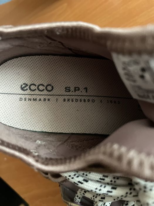 Кроссовки на девочку