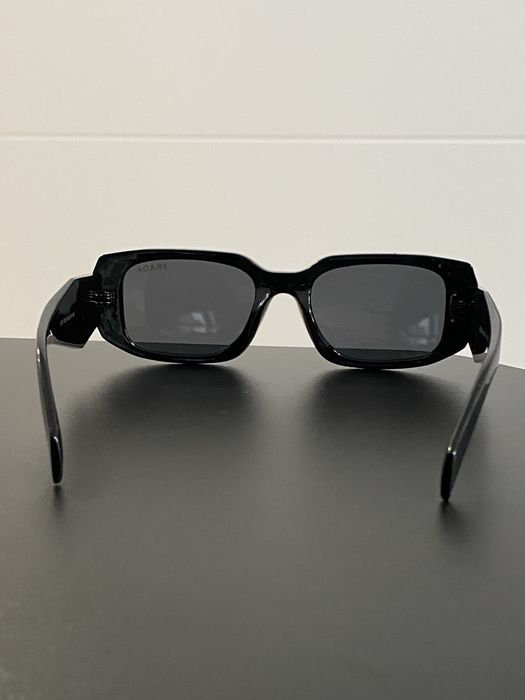 Ochelari de soare Prada