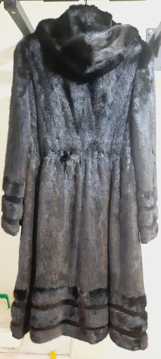 Продам норковую шубу