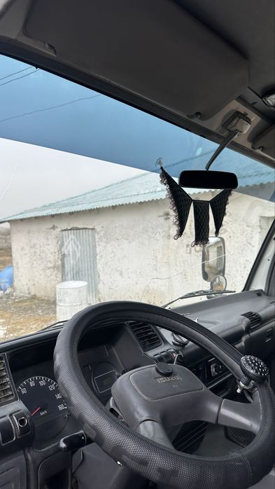 Isuzi  radnoy zavod probek 350 ming halol ramada yoriq yuq