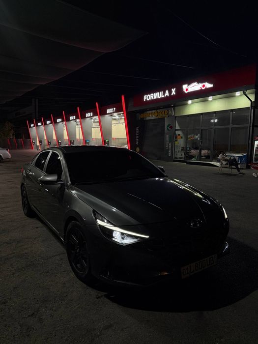 Hyundai Elantra 2022 fulldan bitta oldingi pozitsiya 16.800 y.e narx