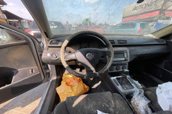 Oglinda dreapta Volkswagen VW Passat 2006 1.9 TDI MT (105 hp)