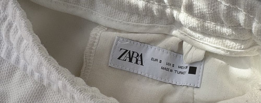 Pantaloni scurti Zara albi