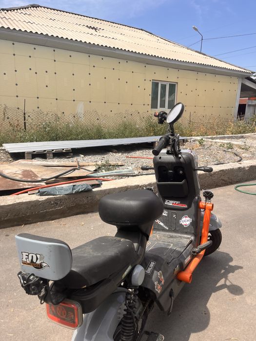 Электроскутер танк