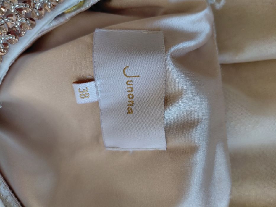 Официални рокли продавам