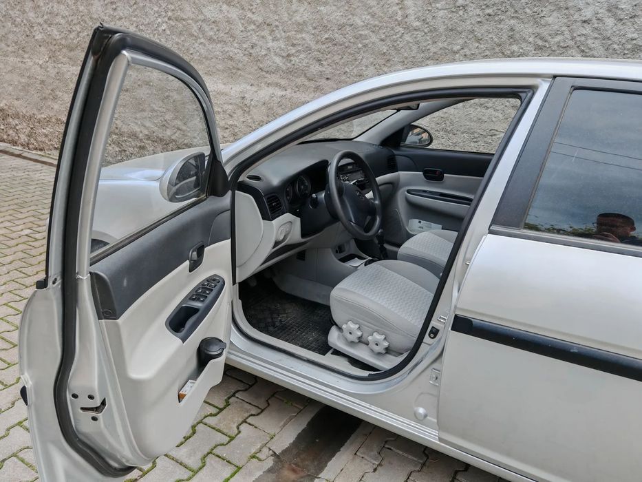 Hyundai Accent Mașina foarte întreținută,îngrijită. Consum mic.