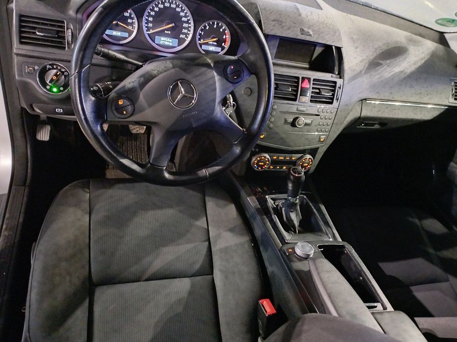 Mercedes Benz C200