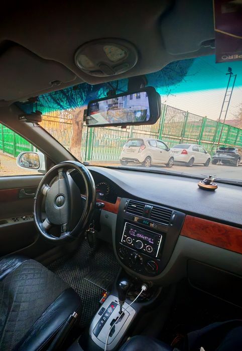 Lacetti 1.6   3-позиция 2013 год. Белая. В отличном  состоянии