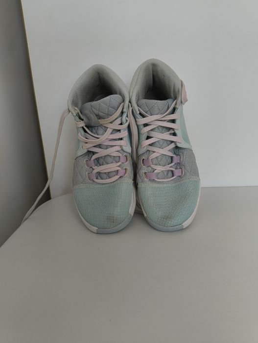Nike Le Bron Witness 8