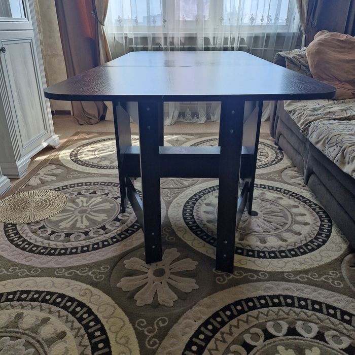 Столы тумба  в хорошем состояние.