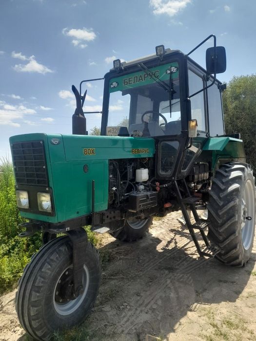 Belarus 80 traktor sotiladi