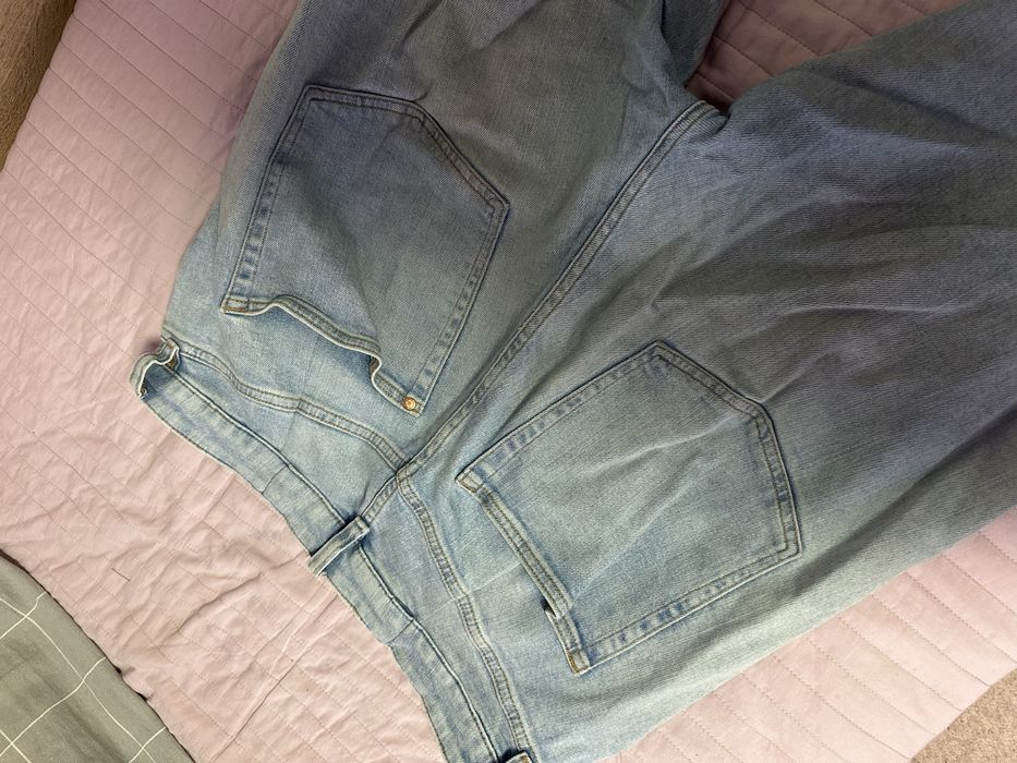 Светло сини дънки, Н&М