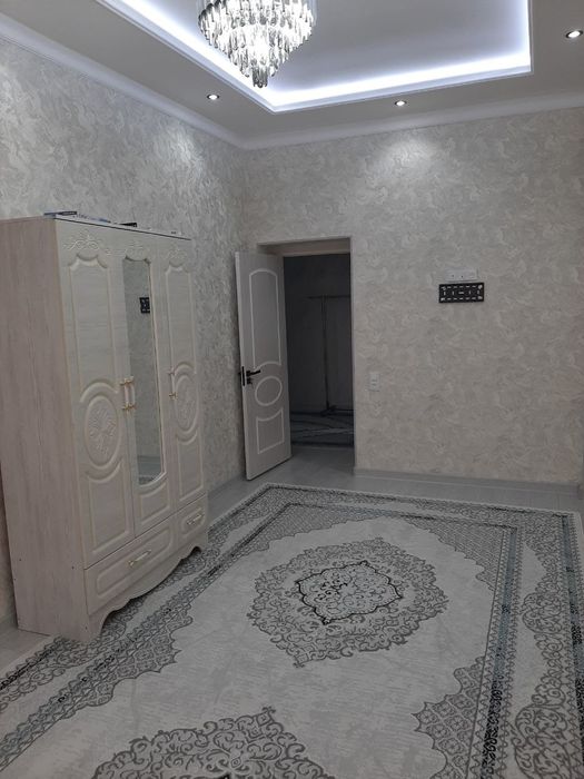 Arenda! 2 xonali. Qo'yliq Xonobod Avenueda.4 metro bekar.  Hamma sharo