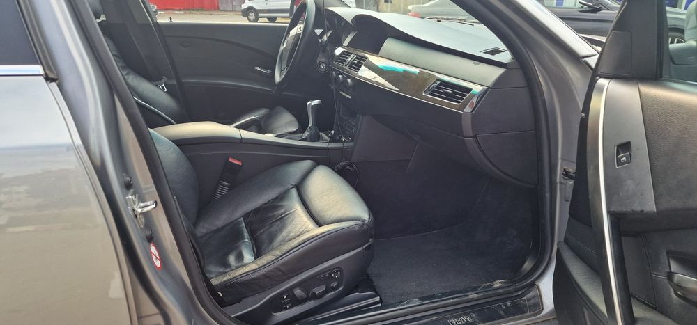 BMW E60 520i   2004