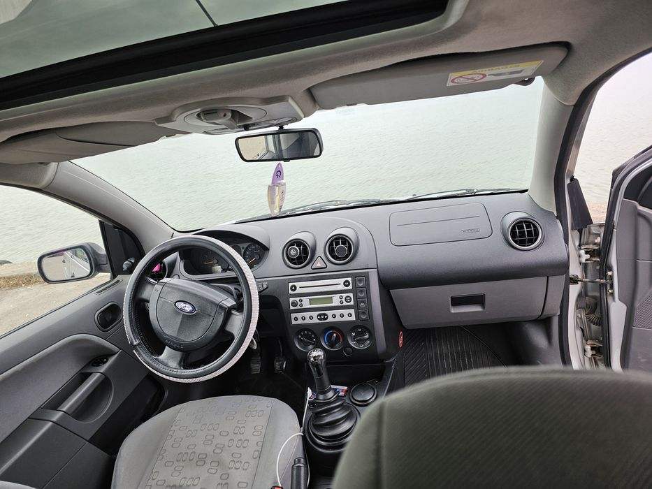 FORD Fiesta 2002 — imagine 4