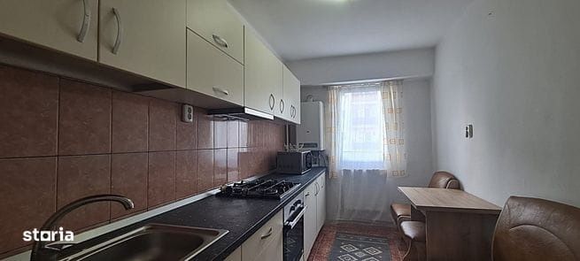 Închiriez apartament 2camere, balcon