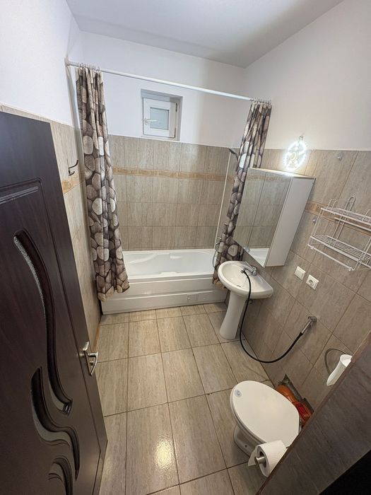 Vând garsonieră mobilată