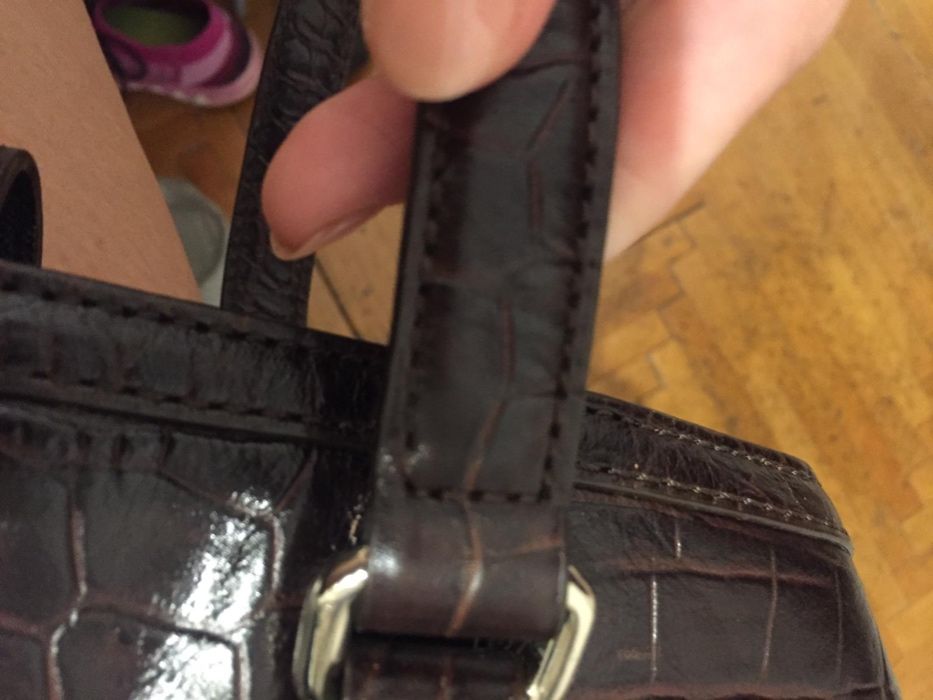 Geanta DKNY piele naturala maro crocodil noua stil Michael Kors 499RON