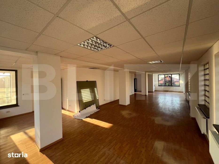Cladire multifunctionala, de inchiriat, 600 mp, zona Micro 11