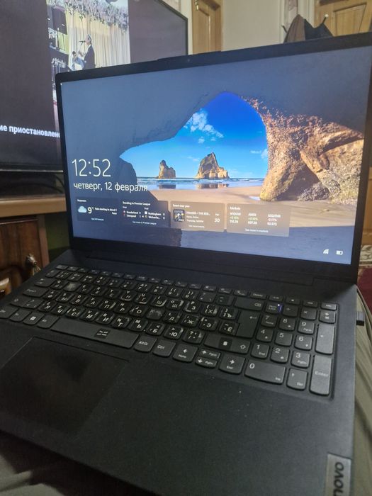 Ноутбук бренда Lenovo