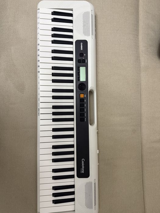 Casio Casiotone CT-S200 (белый)