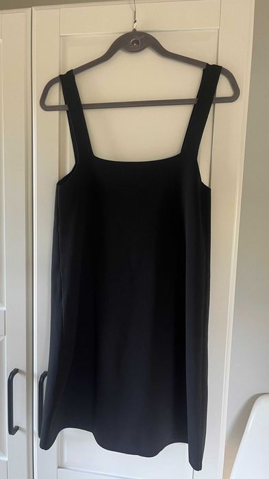 Rochie mini neagră cu decolteu pătrat de la Zara – Mărimea L – Nouă, cu etichetă