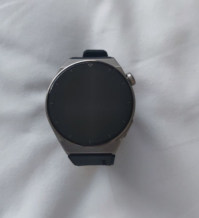 Продавам смарт часовник Huawei GTPro 3 в гаранция