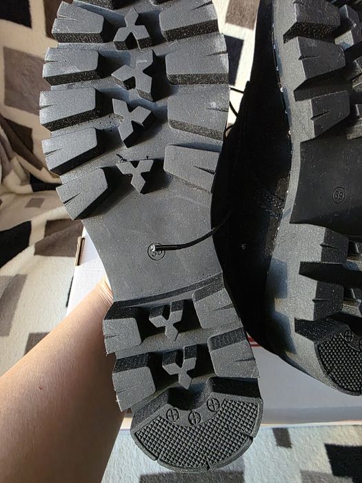 Ghete piele intoarsă mărimea 39