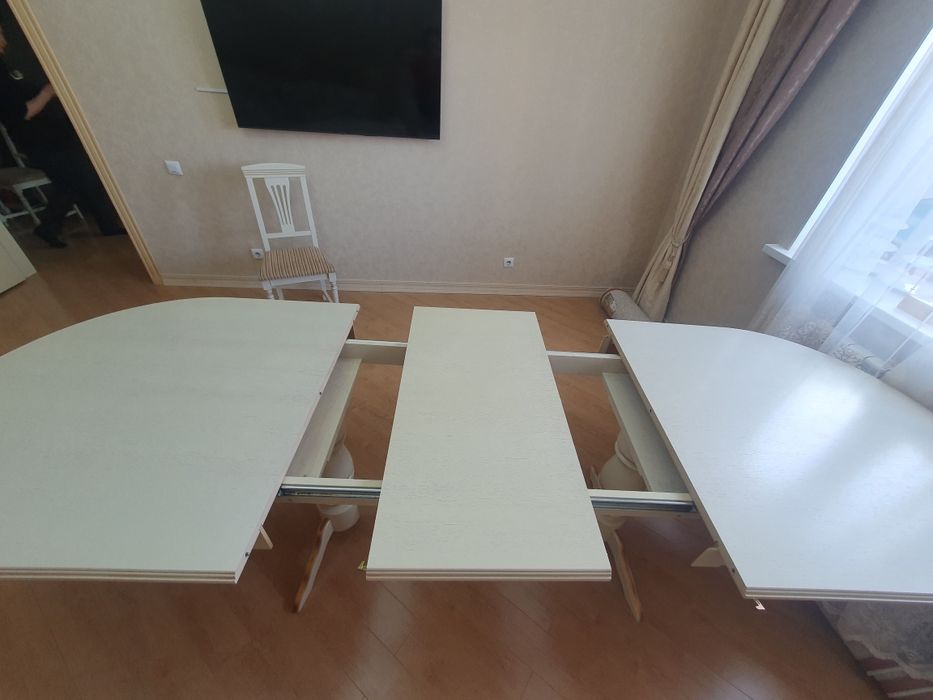 Стол гостевой деревянный