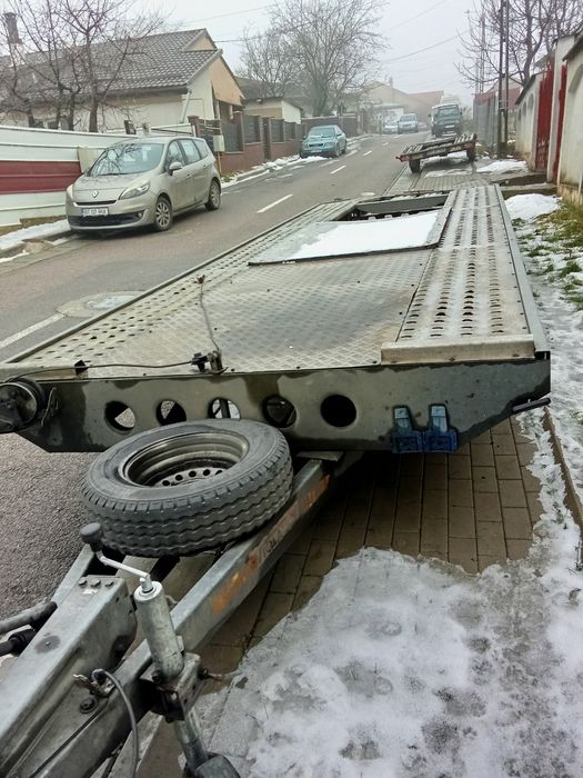 Vând platforma 8 metri,3,5 tone