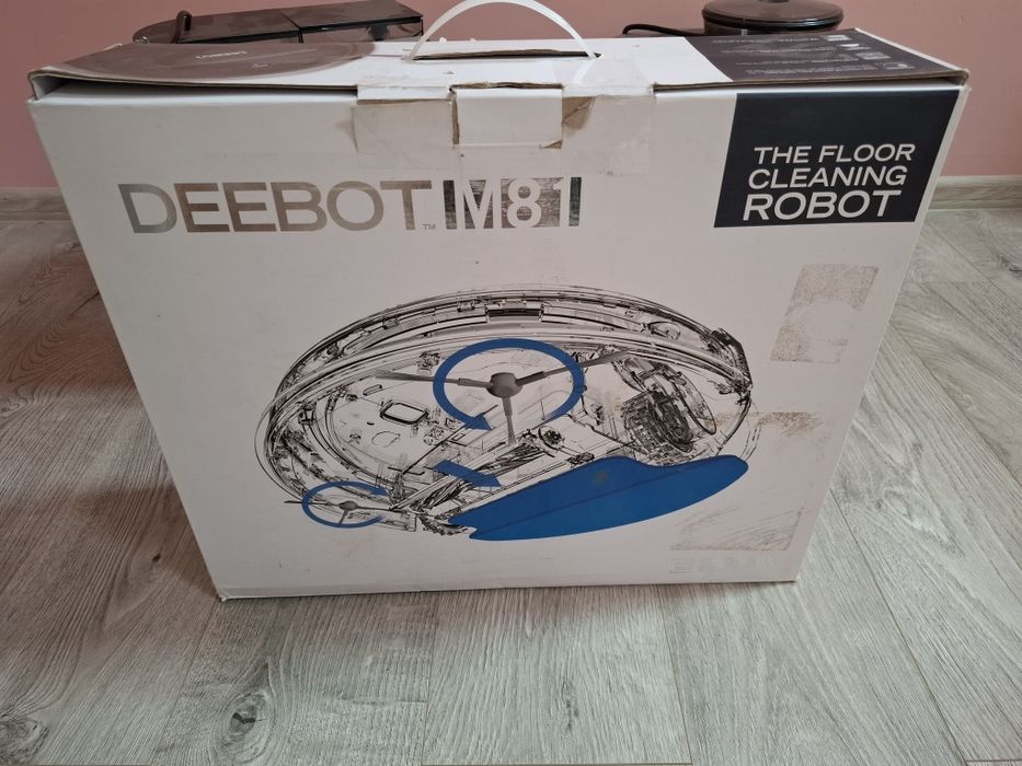 Robot de aspirare Deebot M81 - Defect