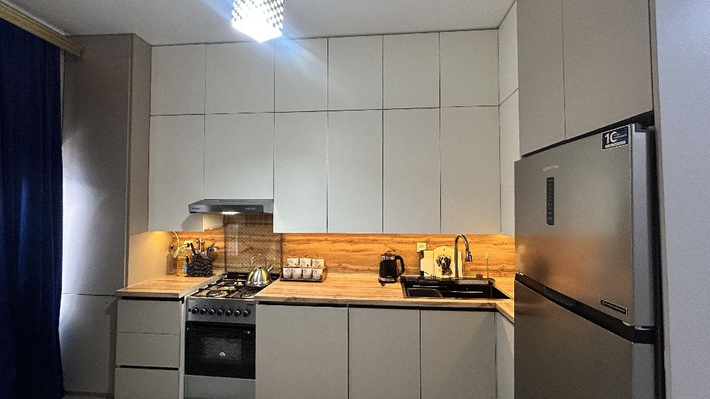 Уй сотилади барча жихозлари бн