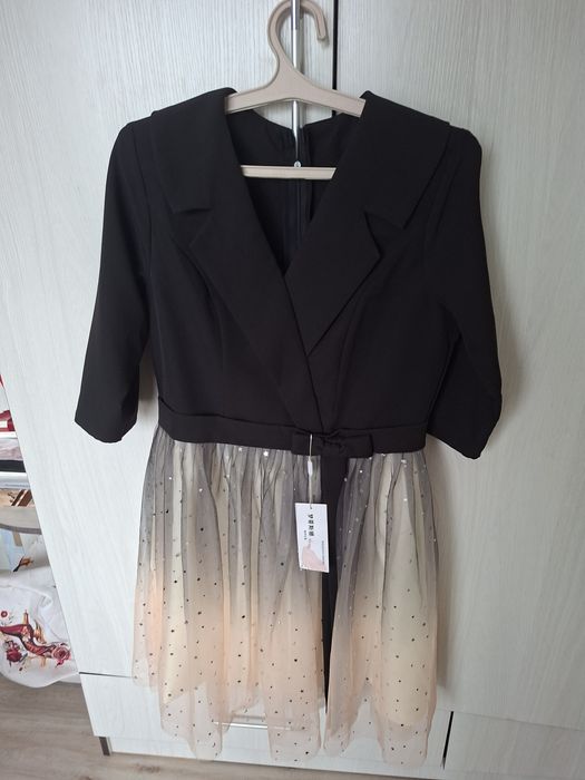 Продам красивое нарядное платье на девушку