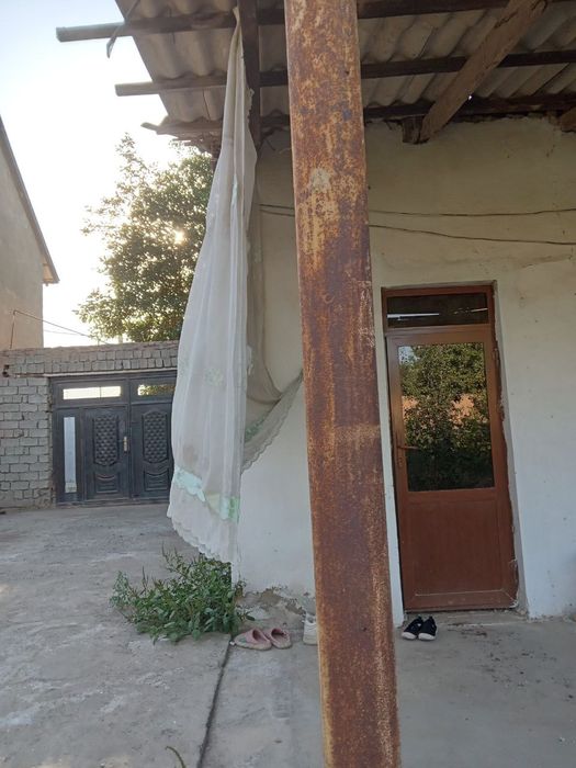 4+1 хонали ховли жой сотилади Навруз махалласи Кизил масжид ёнида.