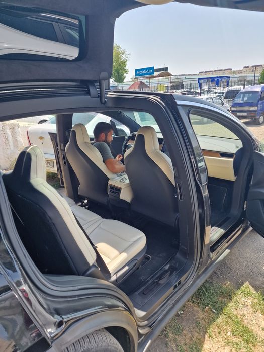 Tesla model X long range