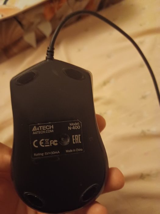 Клавиатура Maki и мишка.