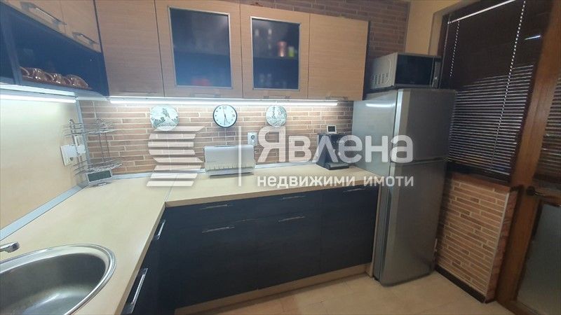 Продава се Тристаен апартамент в Бургас, Възраждане - 94 кв.м за 1437 €/кв.м - Снимка #5