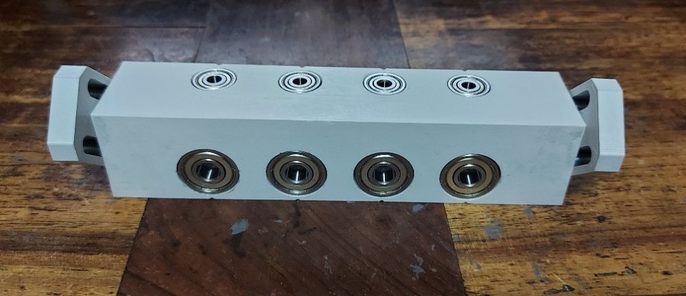 Sablon mobila din plastic dur forma L ericsoane si dibluri versiune 2