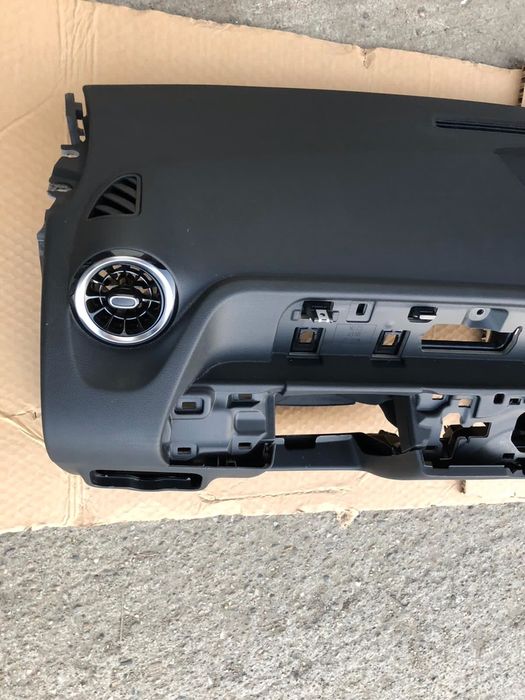 Plansa bord mercedes b-class 2019-2026