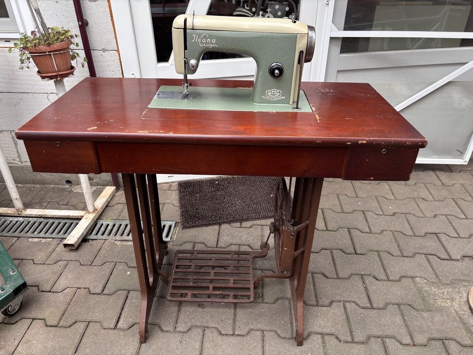 Mașină de cusut Ileana