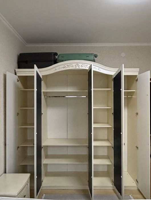 Спальный гарнитур (срочно продам)