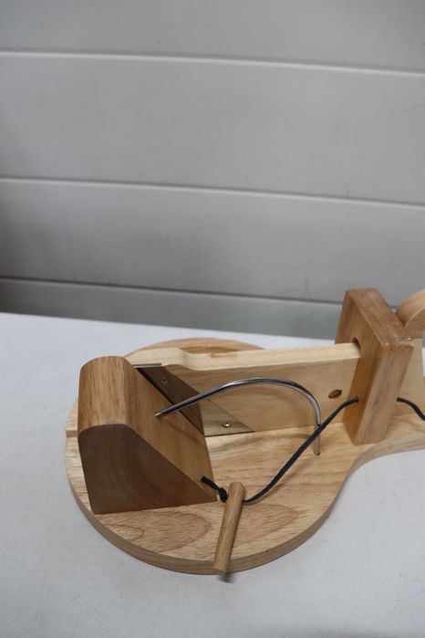 Дървена резачка за салам Durandal, идеална резачка за мезета