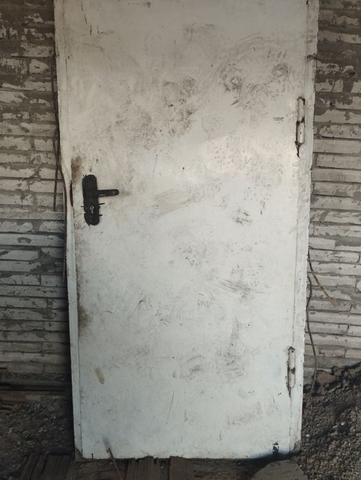 Продам железную дверь