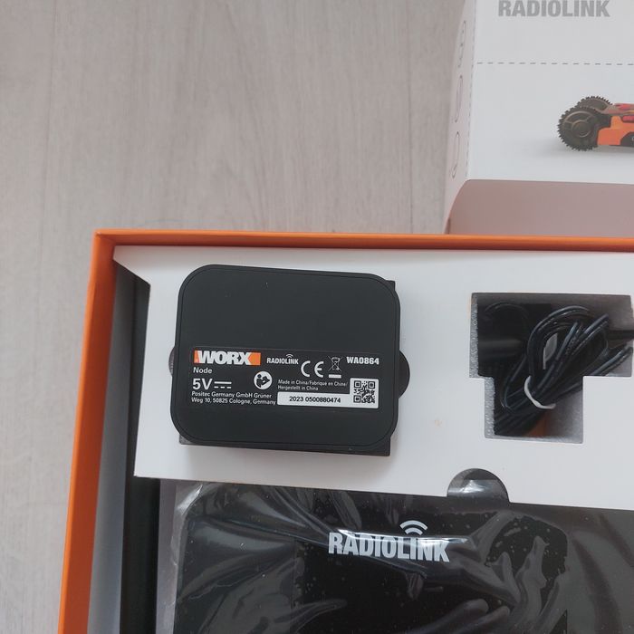 Модул за радиовръзка Worx RadioLink WA0864 за косачка робот Landroid (Wi-Fi усилвател)