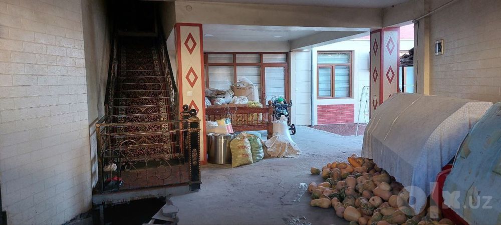 Кибрай.Карамурт.
ТТЗ Корзинка.
4.7 сотка
8 хона 3 санузла
Цена 150000