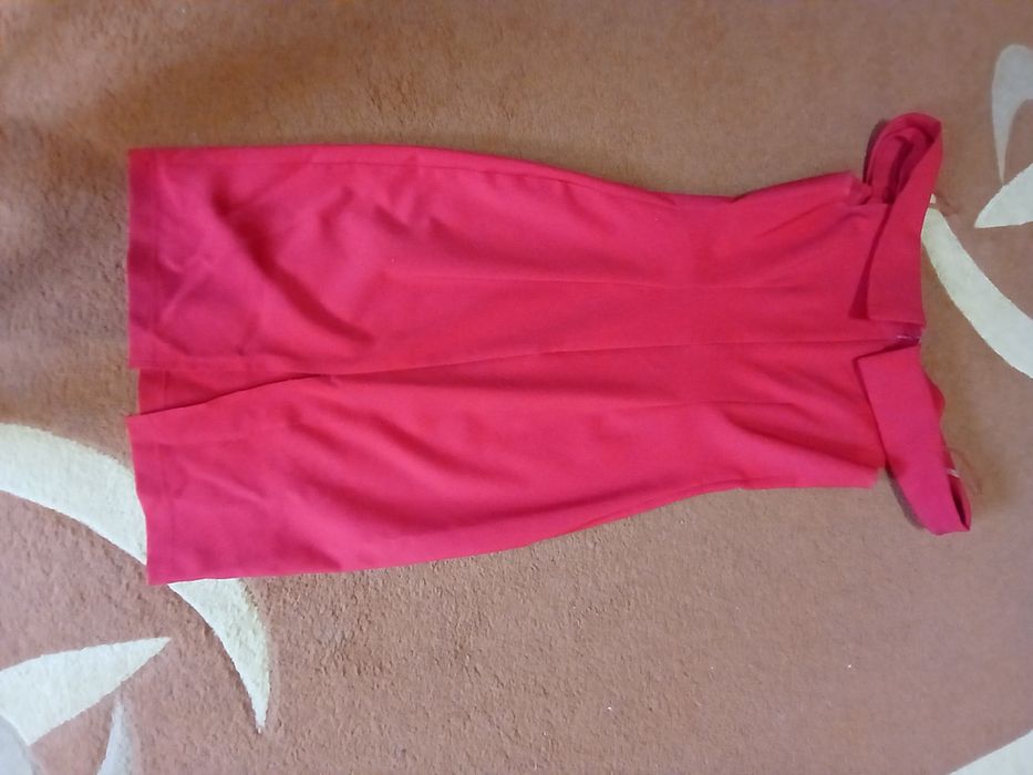 Rochie eleganta rosie